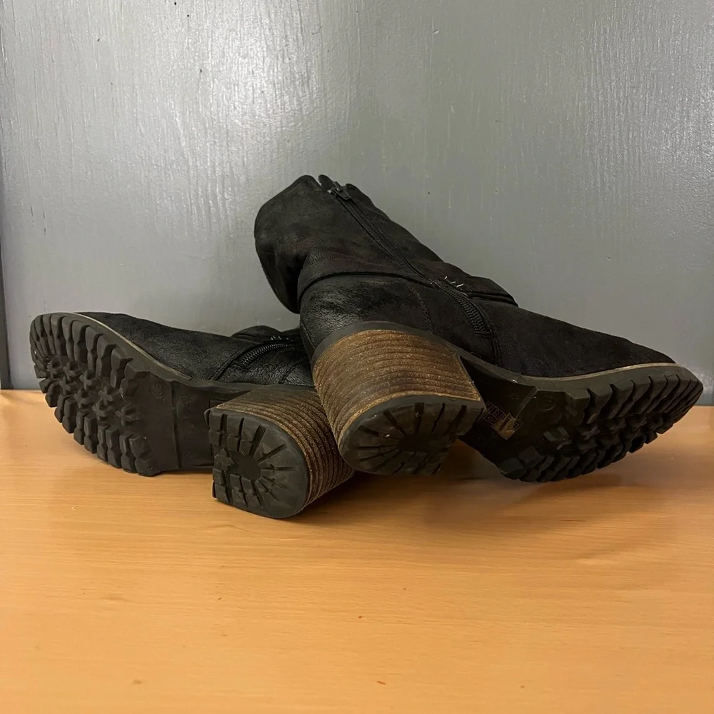 Black Women's Boots - Picture 4 of 7